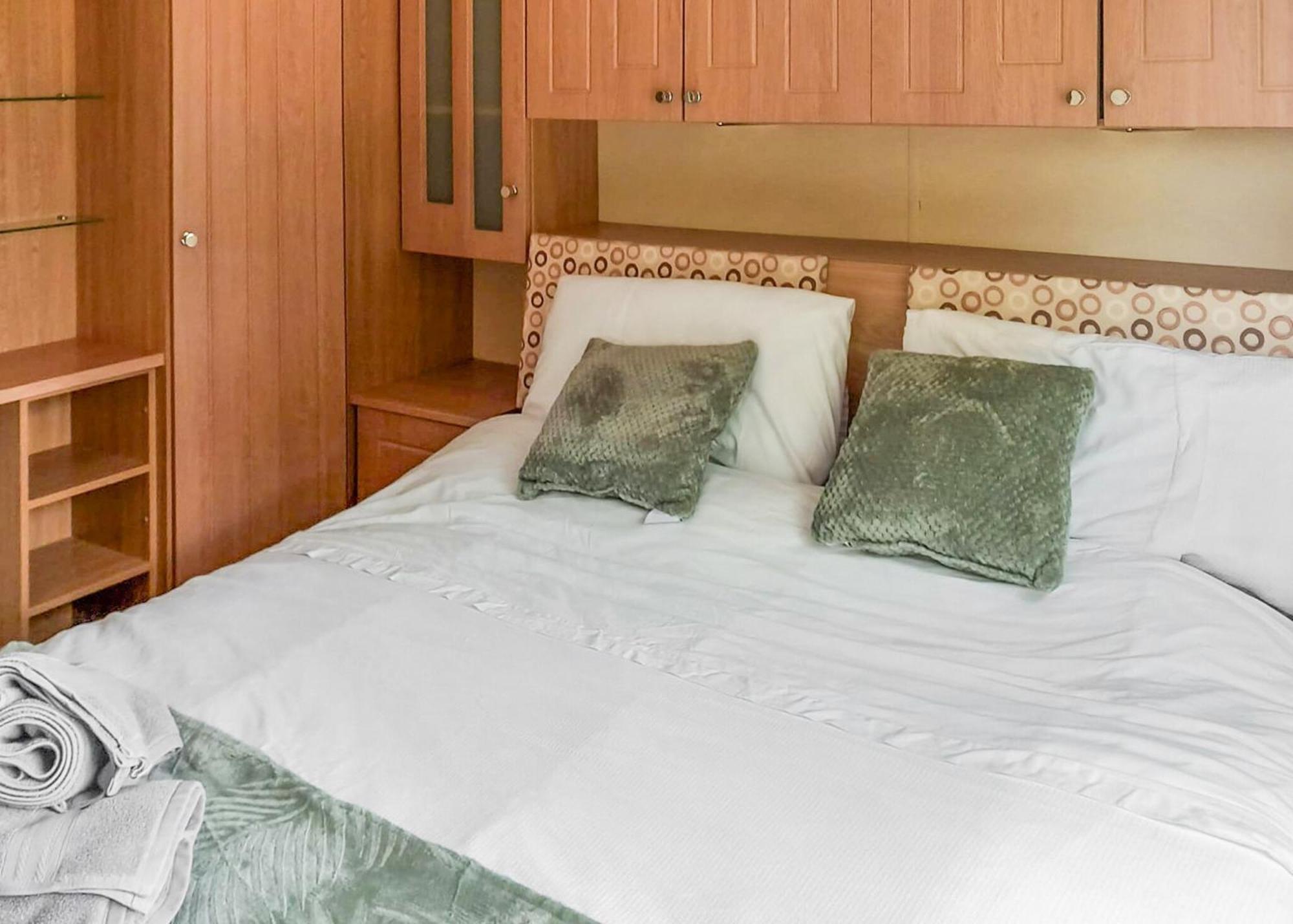 Barlings Country Park Hotel Langworth Стая снимка