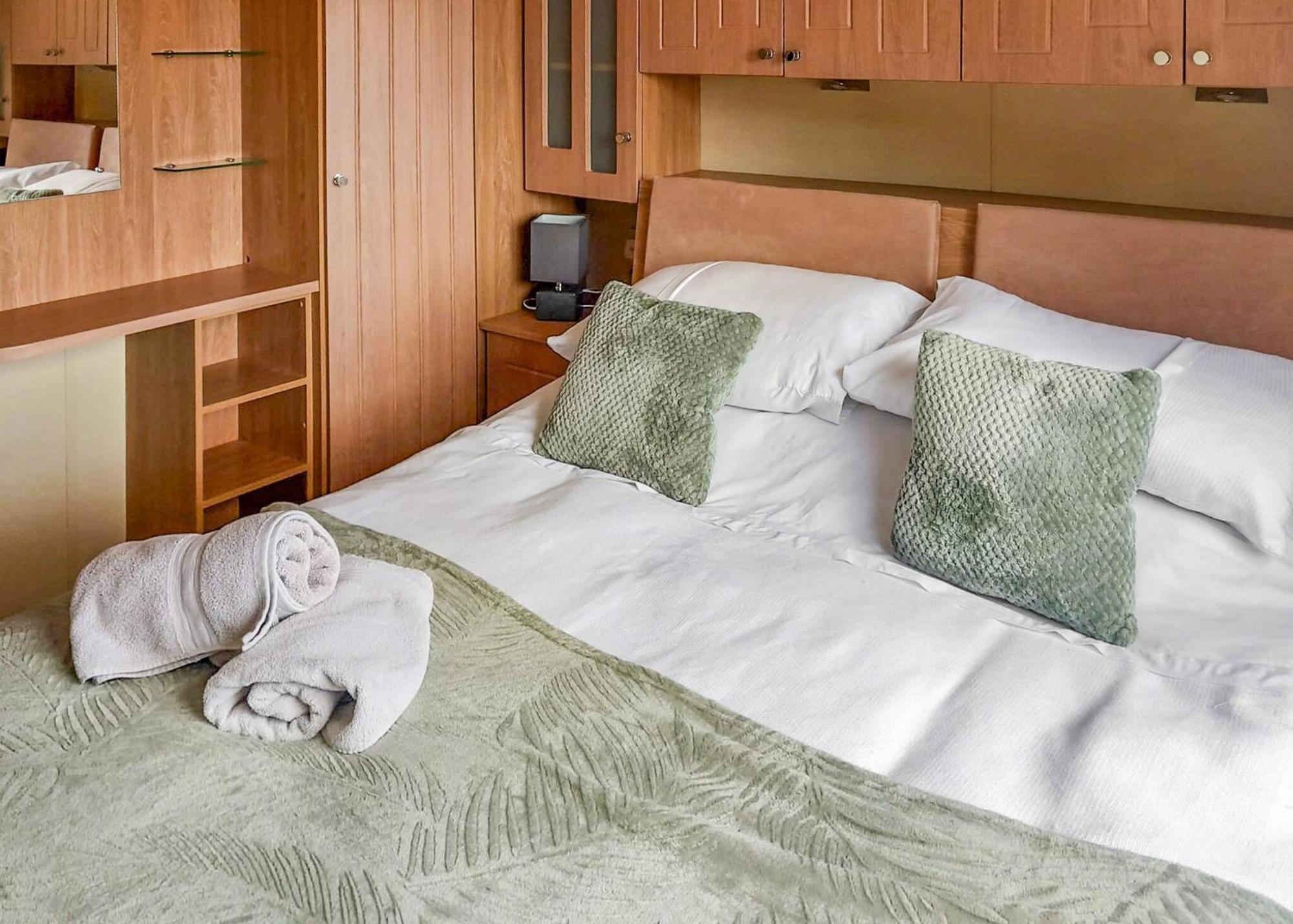 Barlings Country Park Hotel Langworth Стая снимка