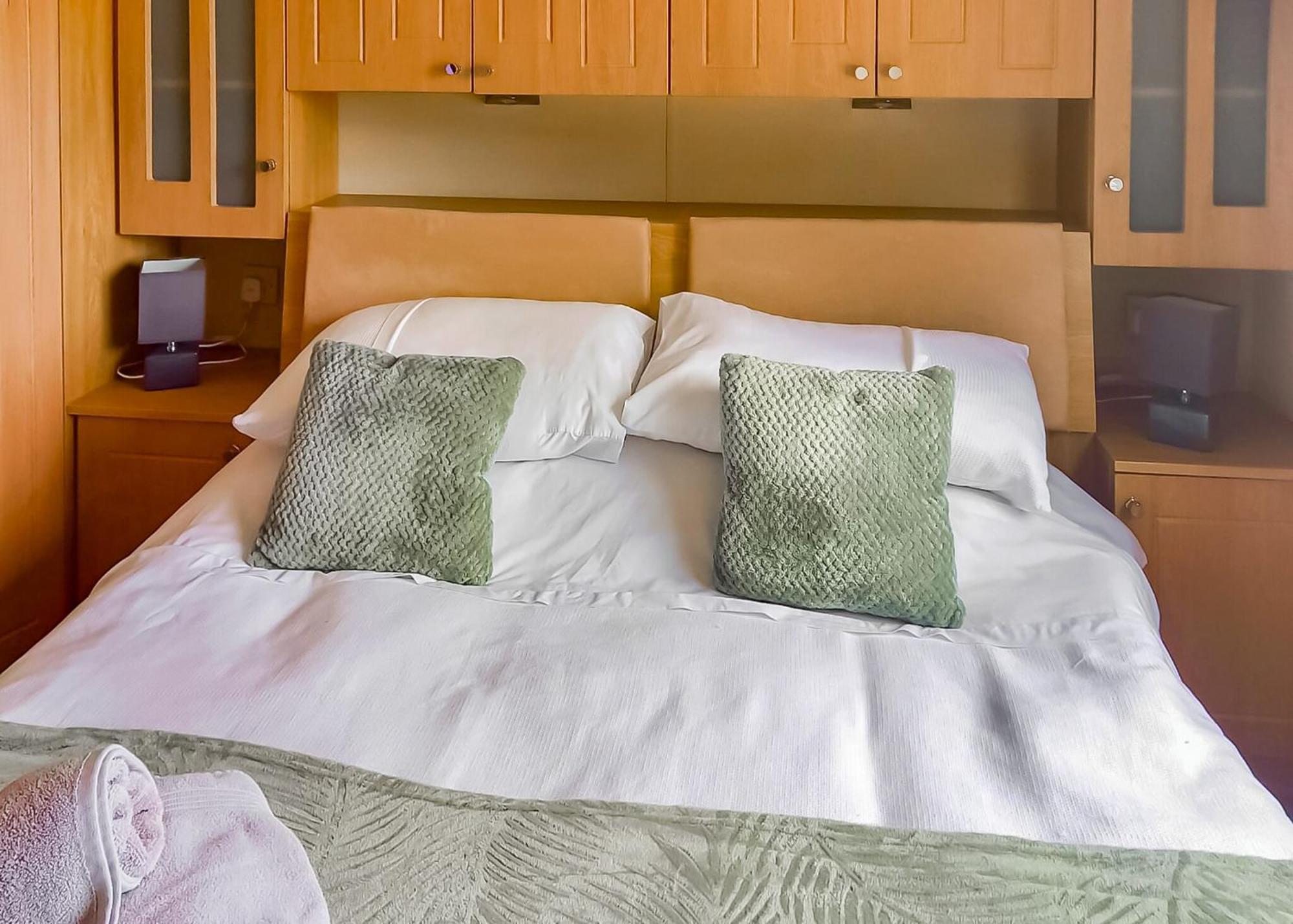 Barlings Country Park Hotel Langworth Стая снимка